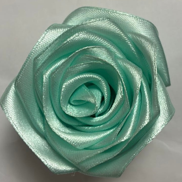 Trandafiri Verde Mentă din Satin