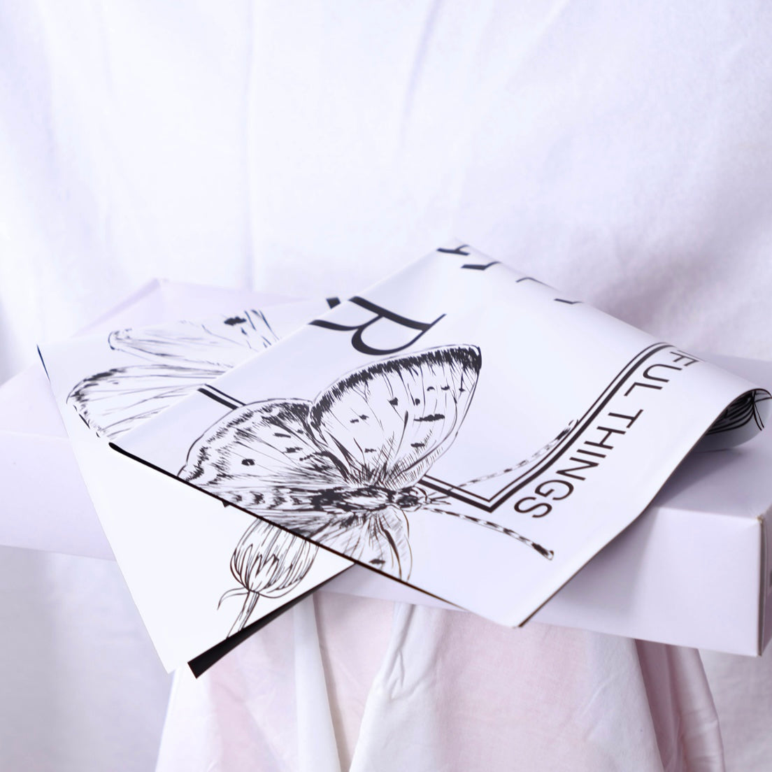 Hârtie Ziar Alba cu Fluturi pentru Buchet