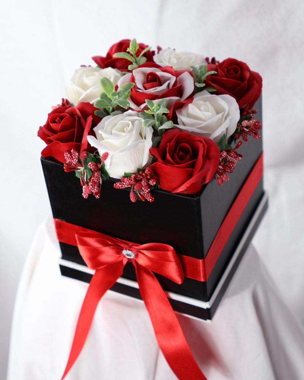 🖤 MODELUL „CUTIA ELEGANTEI” IN 2 CULORI DIN SAPUN 🎁