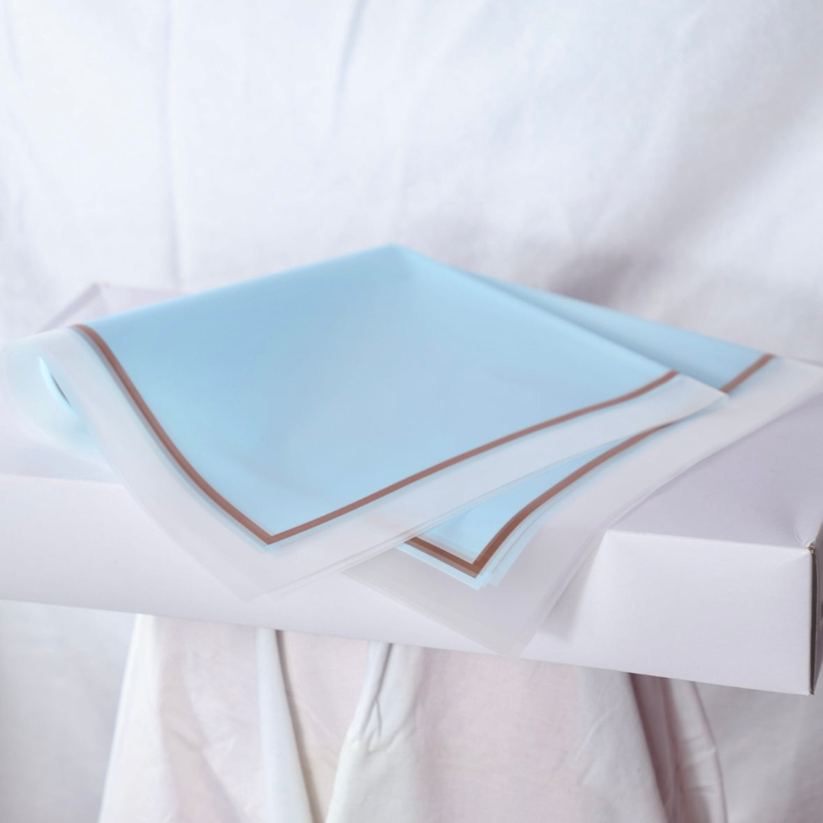 Hârtie Bleu cu Dungă Aurie pentru Buchet